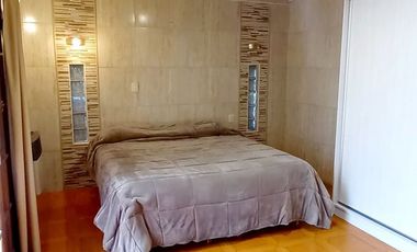 Vende Casa de 4 Dormitorios cochera y pileta .