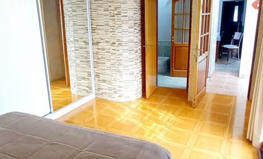 Vende Casa de 4 Dormitorios cochera y pileta .