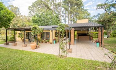 Casa Quinta con gran Terreno en Arroyo Leyes