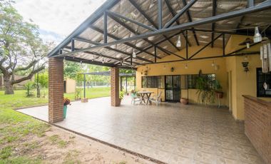Casa Quinta con gran Terreno en Arroyo Leyes