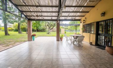 Casa Quinta con gran Terreno en Arroyo Leyes