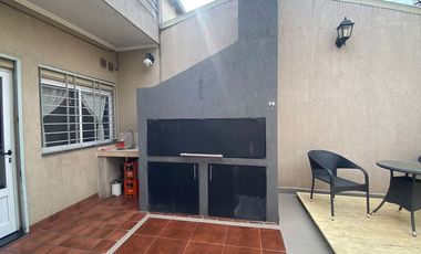 CASA PH EN VENTA MORON PILETA QUINCHO TERRAZA