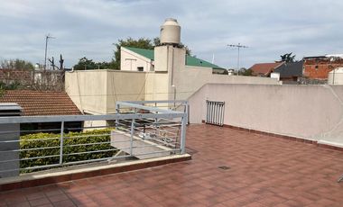 CASA PH EN VENTA MORON PILETA QUINCHO TERRAZA