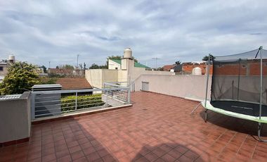 CASA PH EN VENTA MORON PILETA QUINCHO TERRAZA