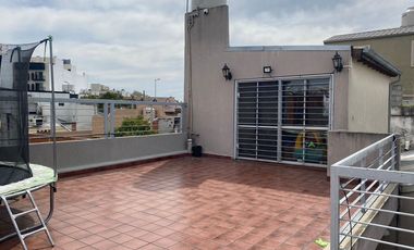 CASA PH EN VENTA MORON PILETA QUINCHO TERRAZA