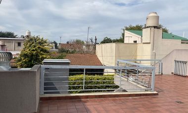 CASA PH EN VENTA MORON PILETA QUINCHO TERRAZA
