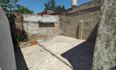 Casa 3 amb + Dpto 2 amb, lote propio, Morón!