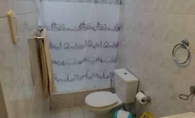 Casa 3 amb + Dpto 2 amb, lote propio, Morón!