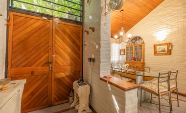 CASA EN VENTA, 4 DORMITORIOS CENTRO ADROGUE