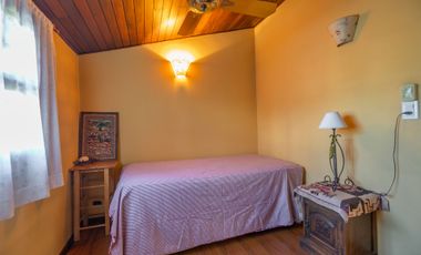 CASA EN VENTA, 4 DORMITORIOS CENTRO ADROGUE