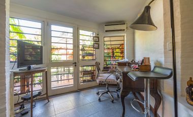CASA EN VENTA, 4 DORMITORIOS CENTRO ADROGUE
