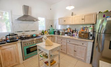 CASA EN VENTA EN BARRIO LAS FUENTES ¡OPORTUNIDAD!