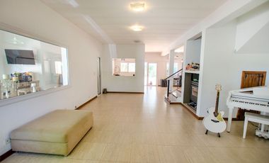 CASA EN VENTA EN BARRIO LAS FUENTES ¡OPORTUNIDAD!