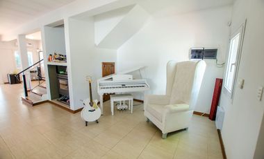 CASA EN VENTA EN BARRIO LAS FUENTES ¡OPORTUNIDAD!
