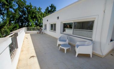 CASA EN VENTA EN BARRIO LAS FUENTES ¡OPORTUNIDAD!