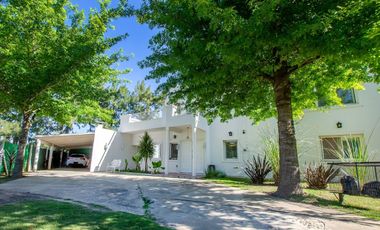 CASA EN VENTA EN BARRIO LAS FUENTES ¡OPORTUNIDAD!