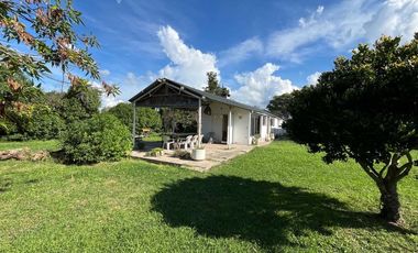 CASA 4 DORMITORIOS VENTA LA PLATA QUINCHO Y PILETA