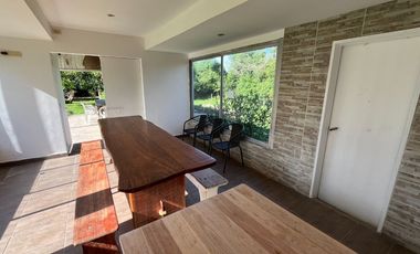 CASA 4 DORMITORIOS VENTA LA PLATA QUINCHO Y PILETA