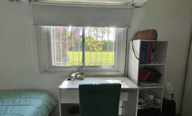 CASA 4 DORMITORIOS VENTA LA PLATA QUINCHO Y PILETA