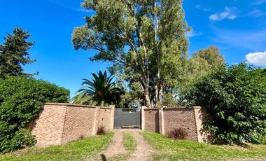 CASA 4 DORMITORIOS VENTA LA PLATA QUINCHO Y PILETA