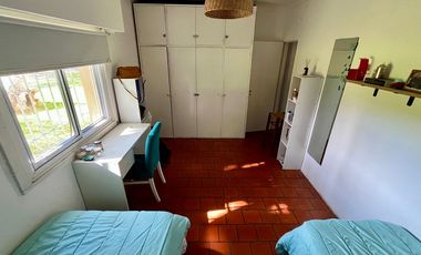 CASA 4 DORMITORIOS VENTA LA PLATA QUINCHO Y PILETA