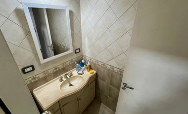 CASA 4 DORMITORIOS VENTA LA PLATA QUINCHO Y PILETA