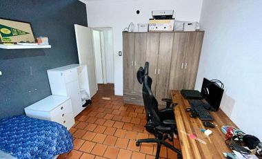 CASA 4 DORMITORIOS VENTA LA PLATA QUINCHO Y PILETA