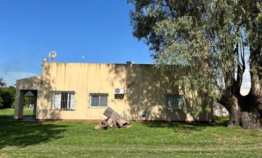 CASA 4 DORMITORIOS VENTA LA PLATA QUINCHO Y PILETA