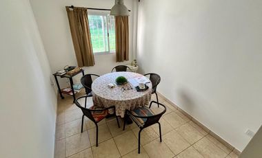 CASA 4 DORMITORIOS VENTA LA PLATA QUINCHO Y PILETA