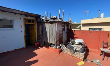 PH 4 AMBIENTES VENTA CON TERRAZA A REFACCIONAR