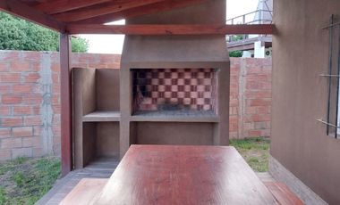 Venta Casa 3 ambientes en Miramar con Pileta