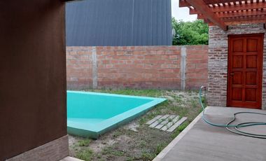 Venta Casa 3 ambientes en Miramar con Pileta
