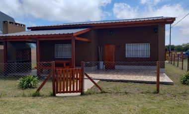 Venta Casa 3 ambientes en Miramar con Pileta