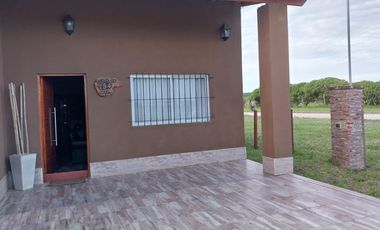 Venta Casa 3 ambientes en Miramar con Pileta