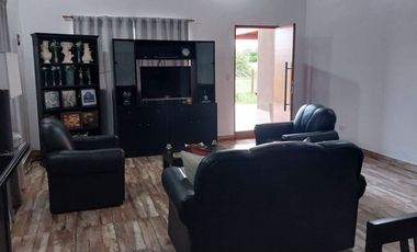 Venta Casa 3 ambientes en Miramar con Pileta