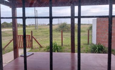Venta Casa 3 ambientes en Miramar con Pileta
