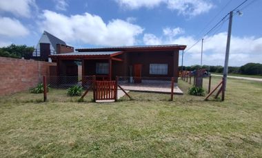 Venta Casa 3 ambientes en Miramar con Pileta