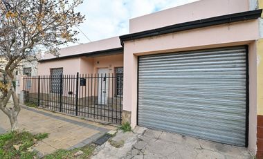 Casa en venta 3 dorm. en macrocentro Venado Tuerto