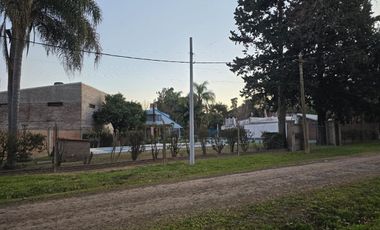 SE VENDE CASA QUINTA DE 3 DORMITORIOS CON PILETA