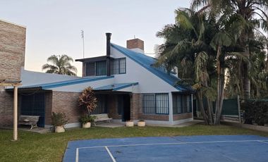 SE VENDE CASA QUINTA DE 3 DORMITORIOS CON PILETA