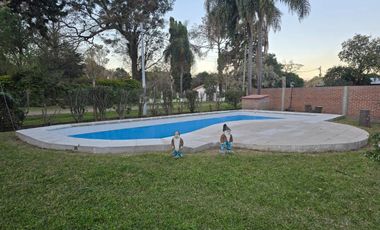 SE VENDE CASA QUINTA DE 3 DORMITORIOS CON PILETA