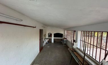 SE VENDE CASA QUINTA A REFACCIONAR A 100 M DEL RIO