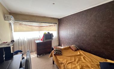 CASA DE 4 DORM. CON PISCINA Y COCHERA EN GUADALUPE