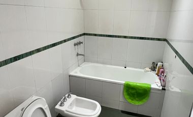CASA DE 4 DORM. CON PISCINA Y COCHERA EN GUADALUPE