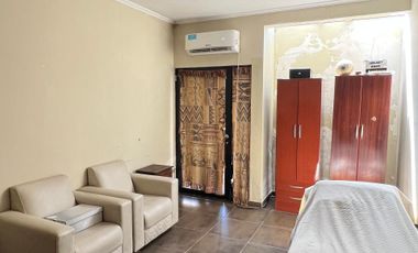 CASA DE 4 DORM. CON PISCINA Y COCHERA EN GUADALUPE