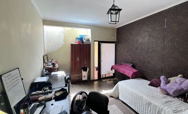 CASA DE 4 DORM. CON PISCINA Y COCHERA EN GUADALUPE