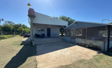 CASA ARROYO LEYES FRENTE AL RIO