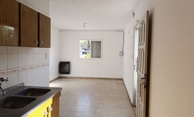 SE VENDE CASA EN FRANCK, 2 DORMITORIOS