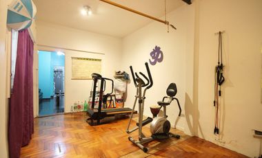 VENTA CASA 4 AMB QUINCHO COCHERA GALPON FLORES