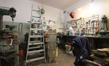 VENTA CASA 4 AMB QUINCHO COCHERA GALPON FLORES